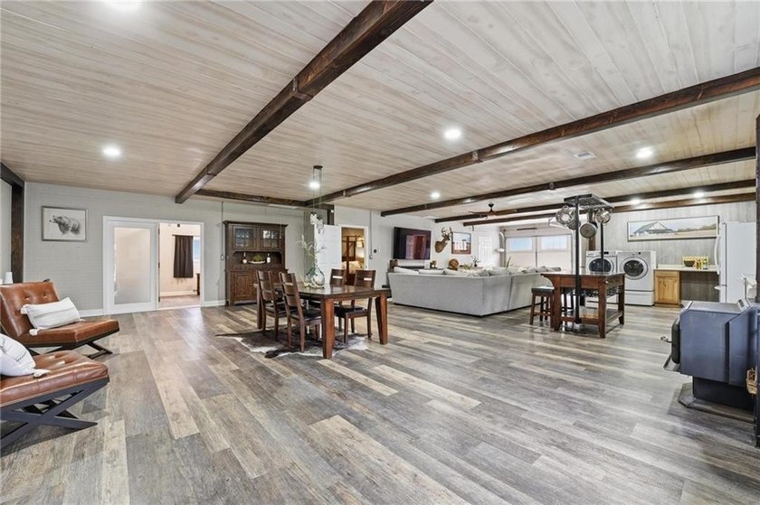 Extraordinary 15-acre Kansas City, Kansas estate featuring a - photo 5