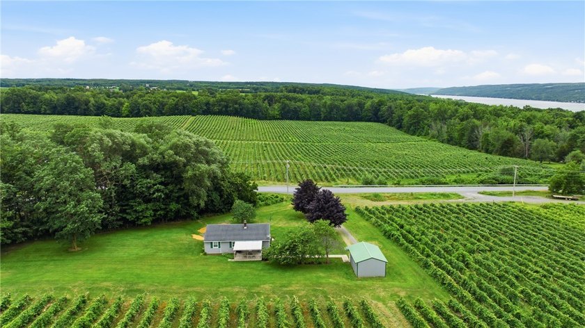 Welcome to the home you've been waiting for! Situated scenically - photo 37