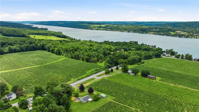 Welcome to the home you've been waiting for! Situated scenically - photo 39