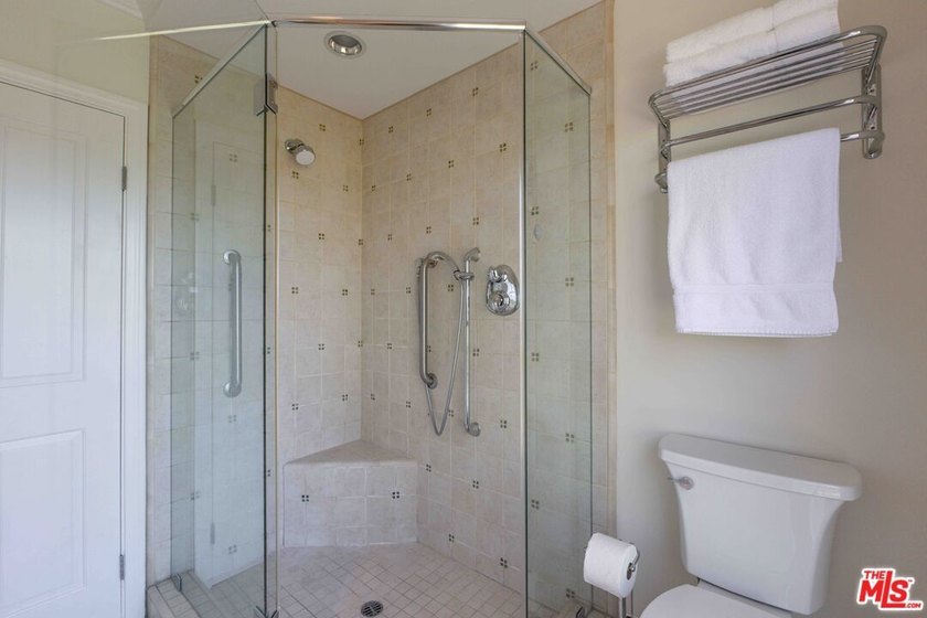 Welcome home to this truly one of a kind Silver Lake home - photo 42