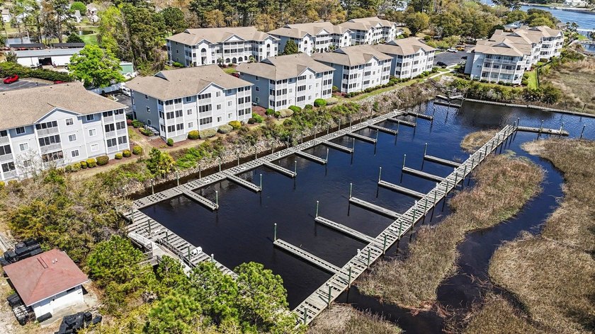 Turn-key 2BR/2BA end unit condo with stunning Intracoastal - photo 3