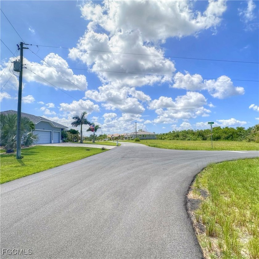 LAKEFRONT! WIDE WATER VIEW!! SOUTHEAST REAR EXPOSURE! ON QUIET - photo 9