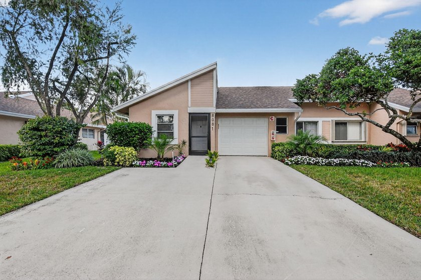 Experience Resort-Style Living! This meticulously 2-bed, 2-bath - photo 2