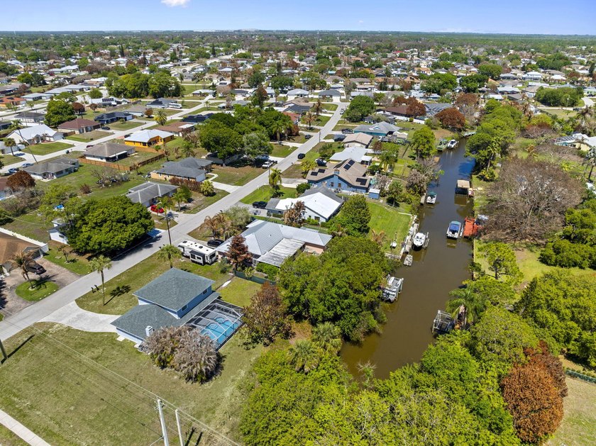 Positioned on a navigable finger of the St. Lucie River with - photo 9