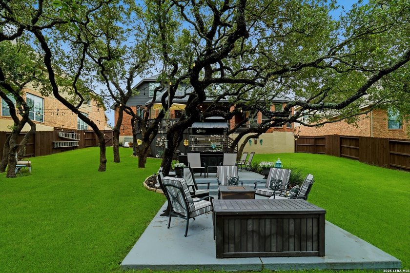 Luxury Living in The Terraces at Encino Park. Welcome to this - photo 31