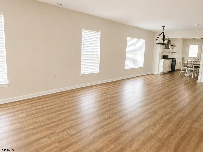 INCREDIBLE  POTENTIAL - nearby seasonal rentals have reportedly - photo 3