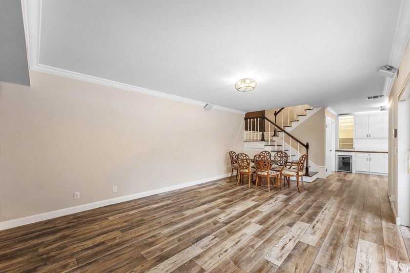 Welcome to Waterford Courtyards! This beautifully updated - photo 19