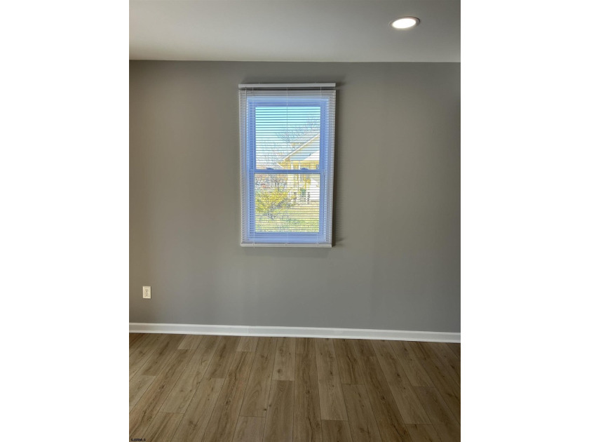 Welcome to 1405 N Ohio Ave in Venice Park neighborhood, a fully - photo 6