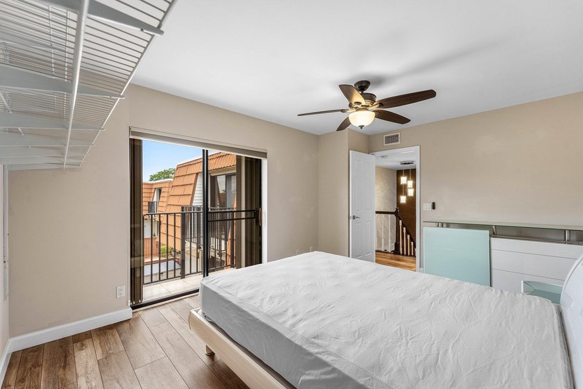 Welcome to Waterford Courtyards! This beautifully updated - photo 30