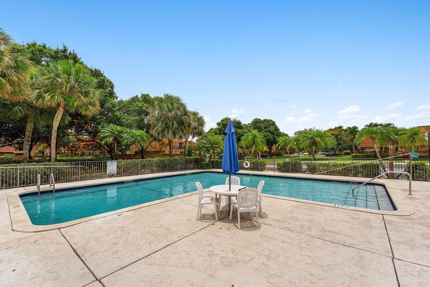 Welcome to Waterford Courtyards! This beautifully updated - photo 33