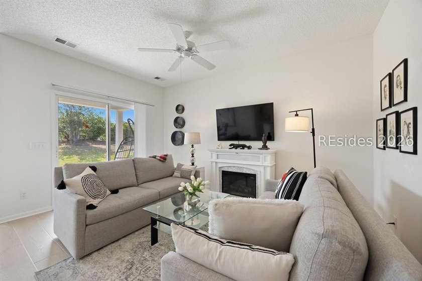 UNFURNISHED OR TOTALLY FURNISHED, your choice! The furnishings - photo 3