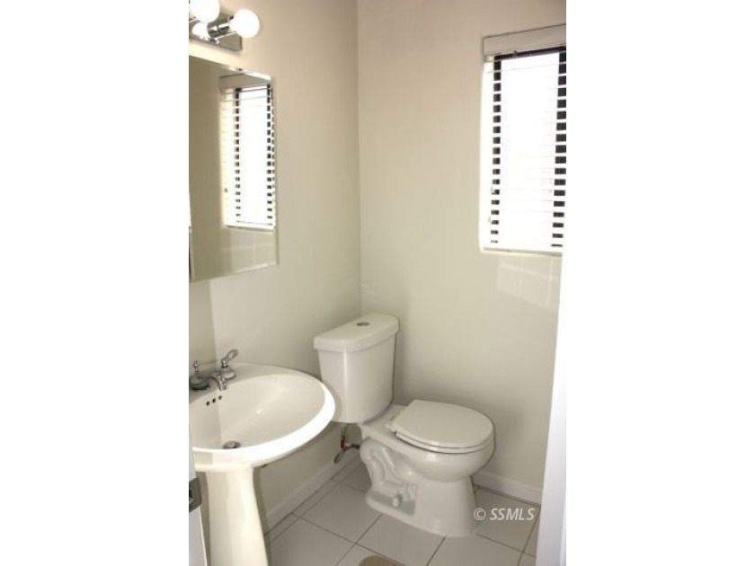 This place is Neat-Clean and complete !! Located in a very nice - photo 10