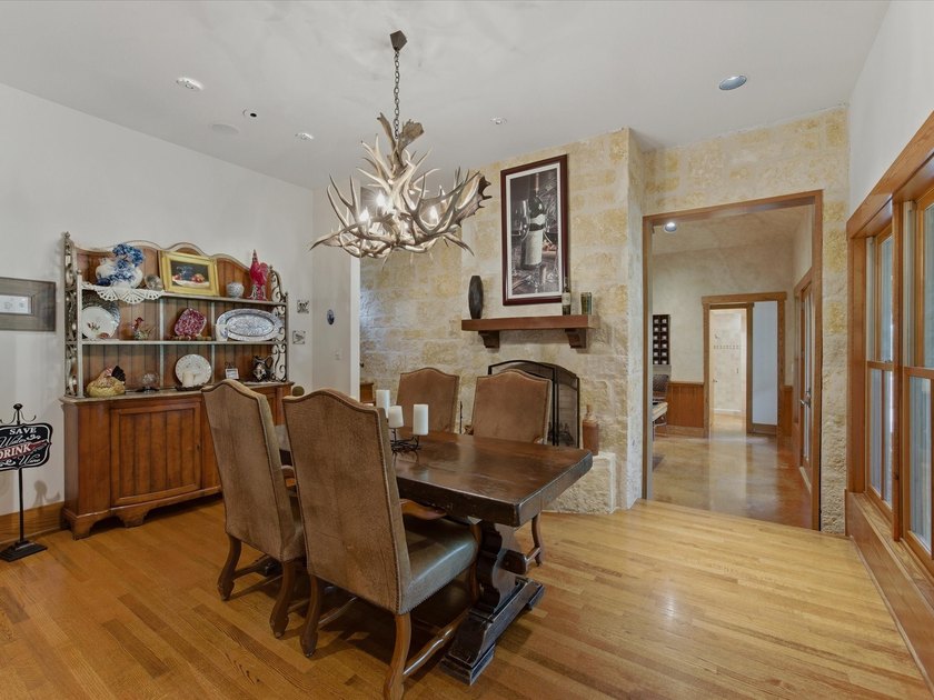 EXTRAORDINARY ALEDO ESTATE that so many have dreamt of owning is - photo 16
