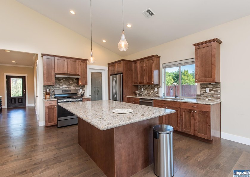 This beautifully maintained 2022 home offers effortless living - photo 17