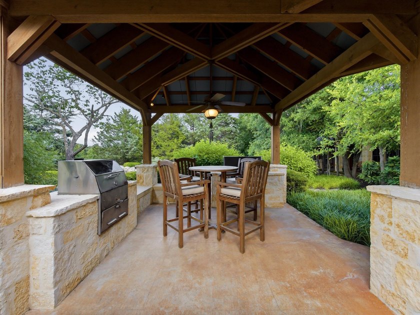 EXTRAORDINARY ALEDO ESTATE that so many have dreamt of owning is - photo 30