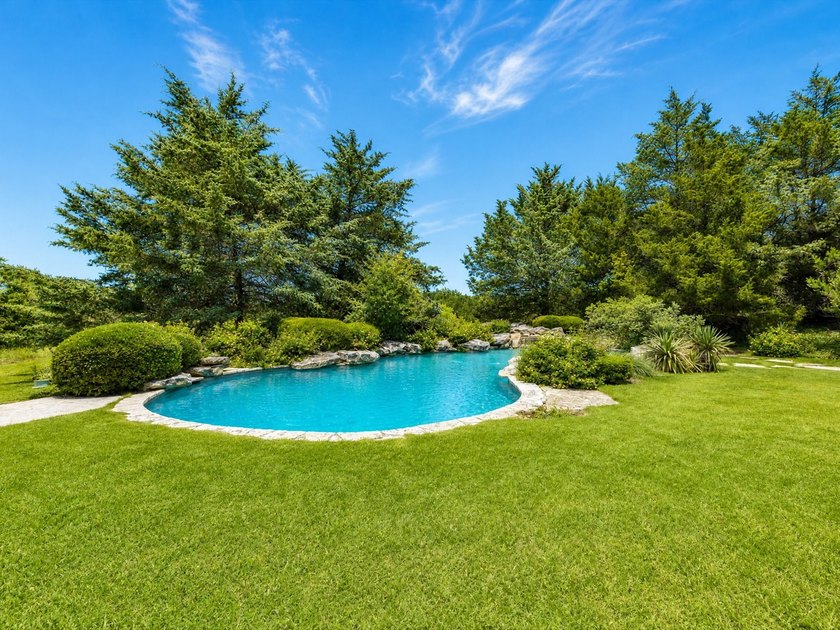 EXTRAORDINARY ALEDO ESTATE that so many have dreamt of owning is - photo 32
