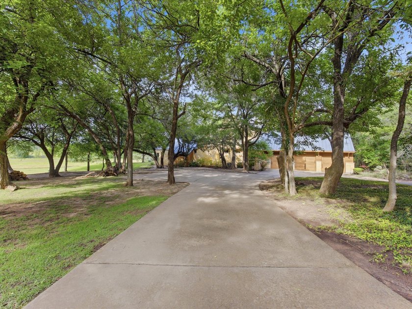 EXTRAORDINARY ALEDO ESTATE that so many have dreamt of owning is - photo 35