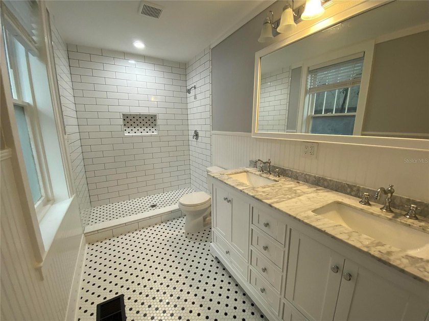 One of a kind two story brick duplex in the heart of Old - photo 7