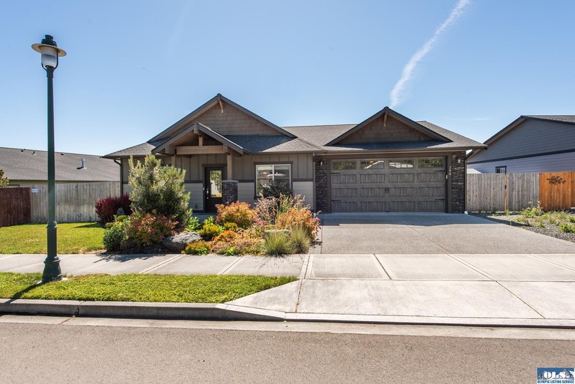 This beautifully maintained 2022 home offers effortless living - photo 37