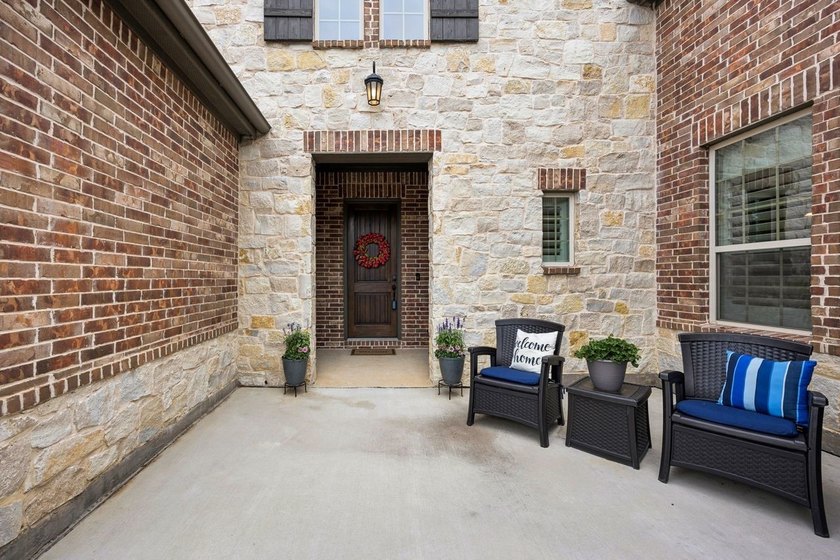 Welcome to 2700 Castlebridge in desired Waterford Point - The - photo 11