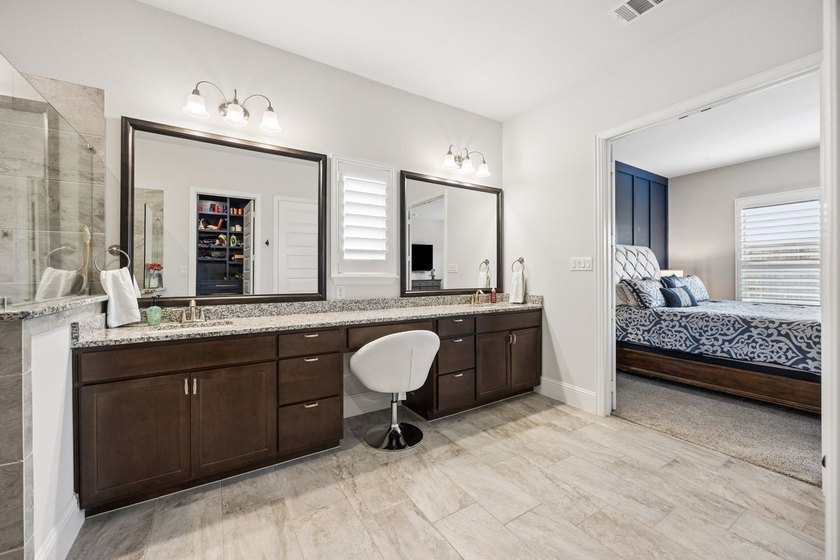 Welcome to 2700 Castlebridge in desired Waterford Point - The - photo 23