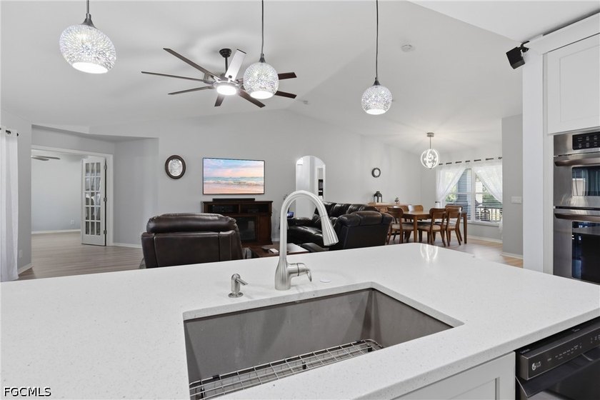 Luxuriously renovated and truly move-in ready! Like new, but - photo 30