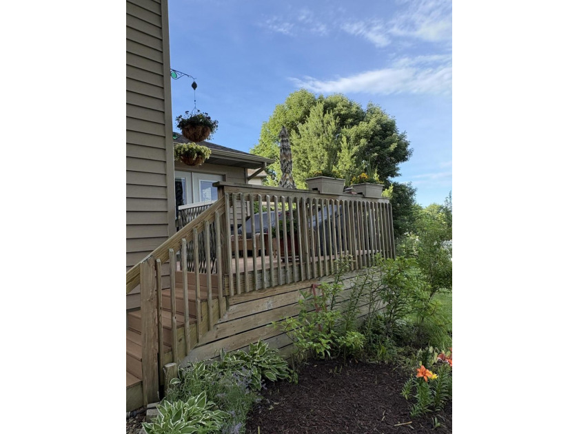 Welcome home to this beautifully maintained home on a desirable - photo 36