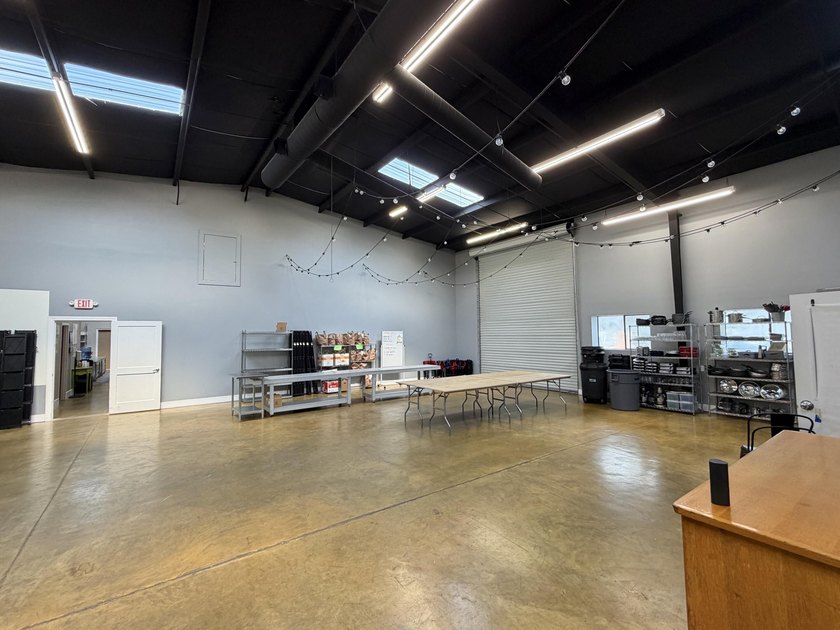 This 5,000 SF Office Warehouse is situated in the heart of Santa - photo 7