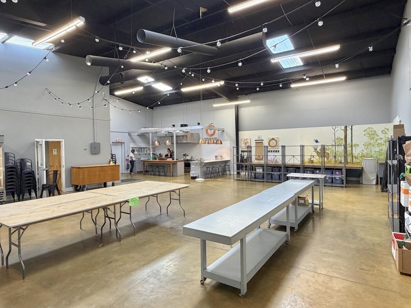 This 5,000 SF Office Warehouse is situated in the heart of Santa - photo 8