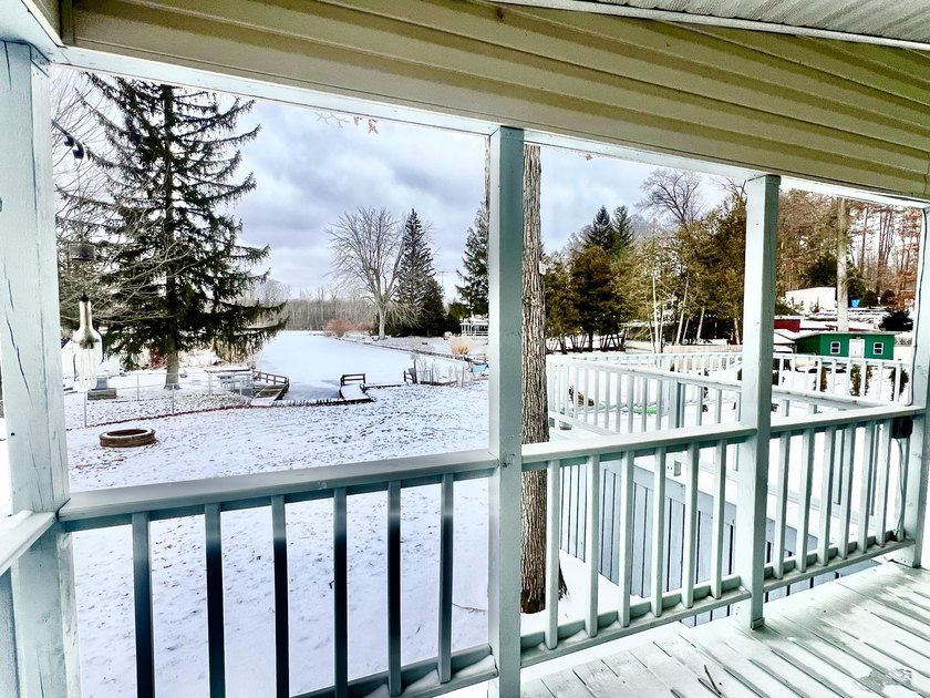 WATERFRONT LIVING ON BERRY LAKE! Experience the pinnacle of lake - photo 5