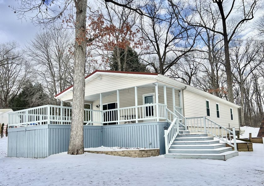 WATERFRONT LIVING ON BERRY LAKE! Experience the pinnacle of lake - photo 8