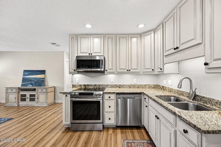 CURRENTLY UNDER CONTRACT, SELLER WILL CONSIDER BACKUP OFFERS - photo 11