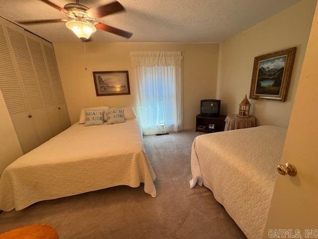 Spend many relaxing hours at this lovely 2 bedroom, 1.5 bath - photo 17