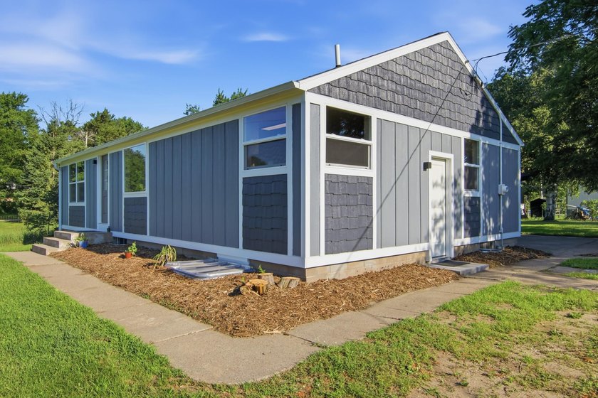 Welcome To The Newly Remodeled - W9486 State Highway 35, Pepin - photo 2