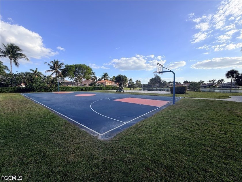 Experience comfortable Florida living in the beautiful community - photo 32