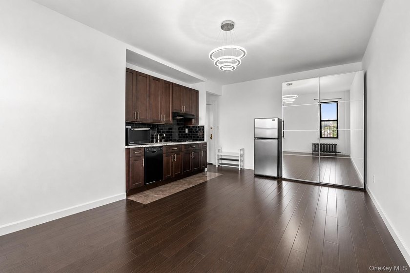 Wake up to stunning Manhattan skyline views from this - photo 3