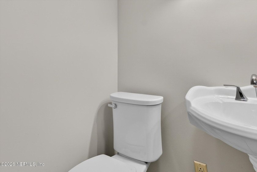 PRICE REDUCTION!!!!! Beautiful renovated home on oversized lot - photo 33