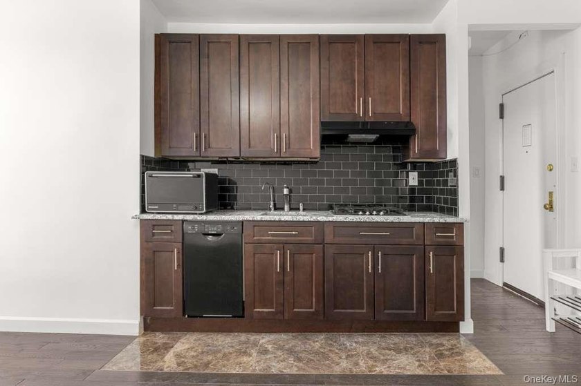 Wake up to stunning Manhattan skyline views from this - photo 4