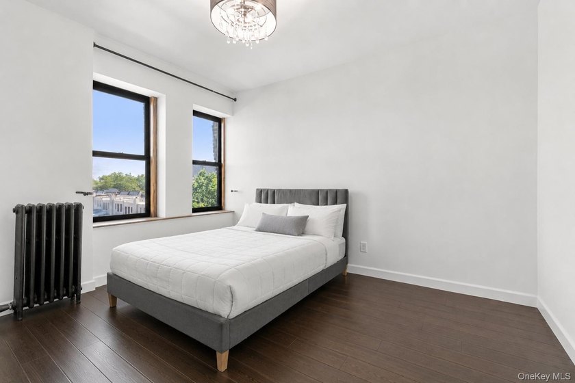 Wake up to stunning Manhattan skyline views from this - photo 5