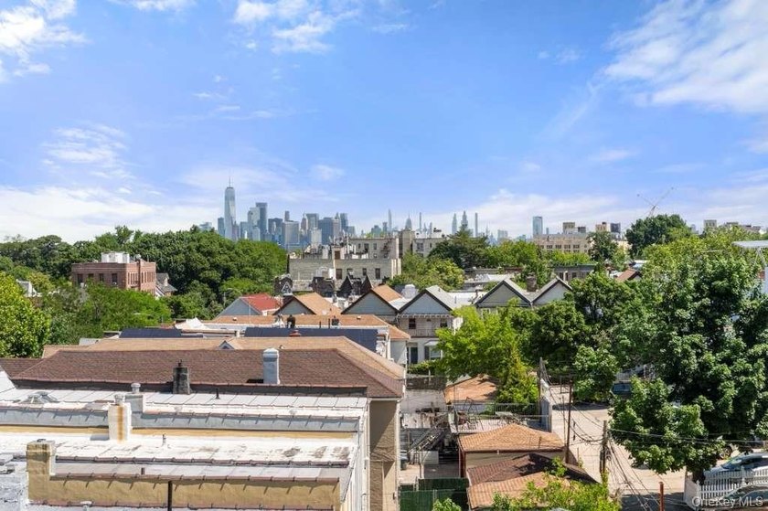Wake up to stunning Manhattan skyline views from this - photo 7