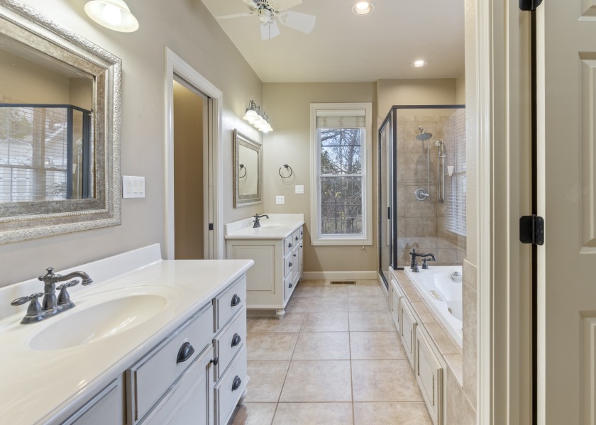Main ensuite bath vanities - photo 14