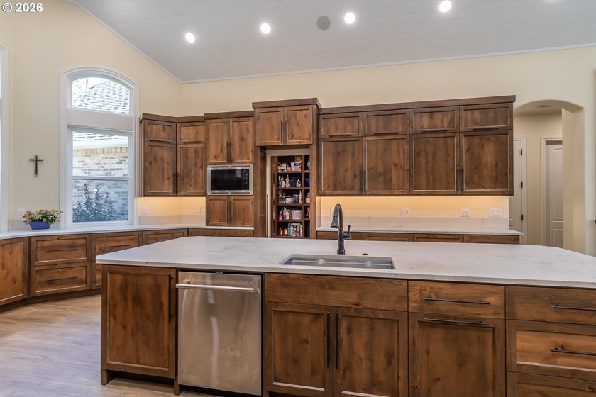 Luxury waterfront living on the backwaters of the North Umpqua - photo 8