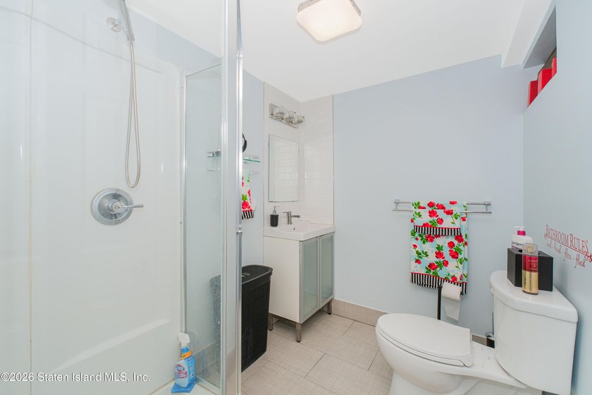 Charming detached ranch with fully finished detached garage - photo 12
