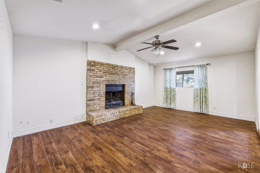 Looking for your own oasis in Robert Lee? Look no further! This - photo 14