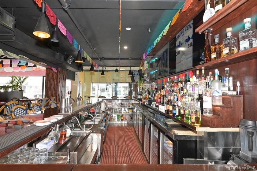 Welcome to Mama Rosa Restaurant, a warm and inviting dining - photo 15