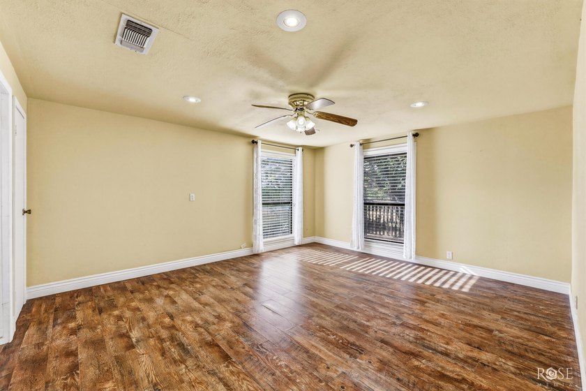 Looking for your own oasis in Robert Lee? Look no further! This - photo 16