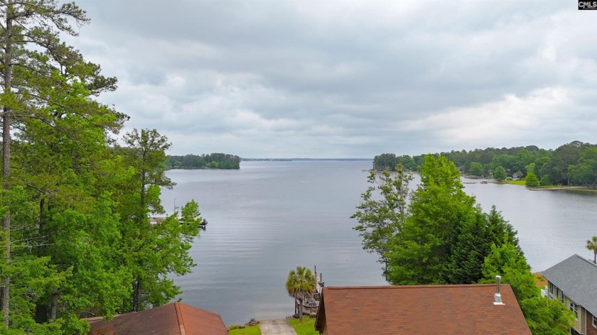 Welcome to your dream lakeside retreat on the stunning Lake - photo 3