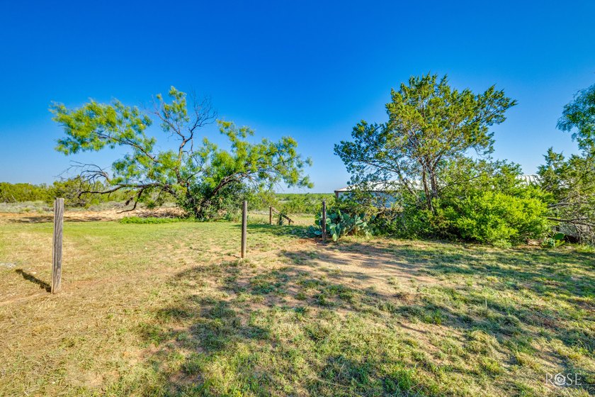 Looking for your own oasis in Robert Lee? Look no further! This - photo 33