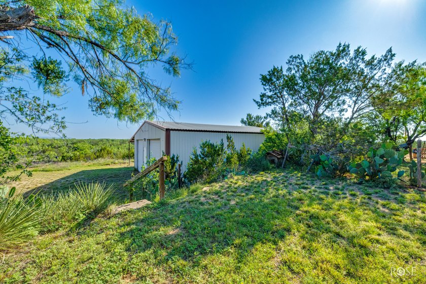 Looking for your own oasis in Robert Lee? Look no further! This - photo 34
