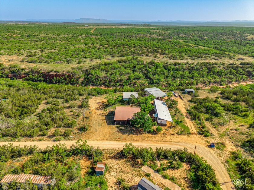 Looking for your own oasis in Robert Lee? Look no further! This - photo 36